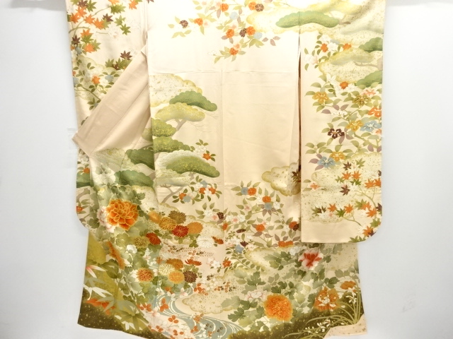 金彩草花模様刺繍振袖